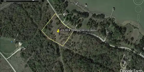 38 Meandering Way