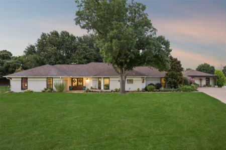 2705 N Quail Run Court