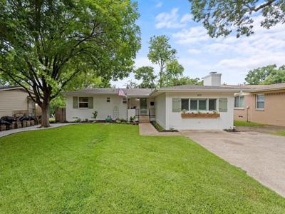 833 Peavy Road