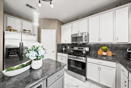 812 Creekside Drive