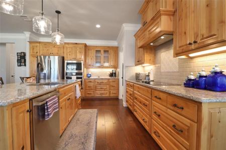8701 Oakland Court