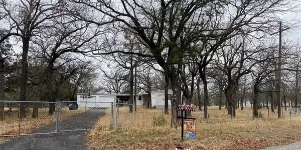 77 Lake Point Drive