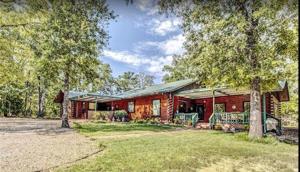 2432 Fox Point Road
