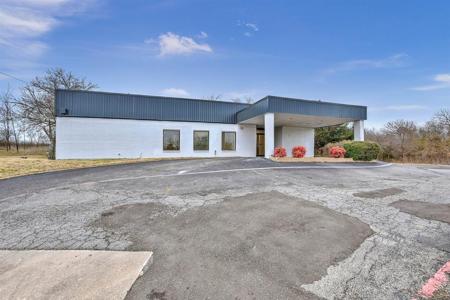 913 Cottonwood DR Drive