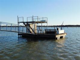 1525 Eastside Lake