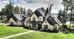 805 Maple Drive