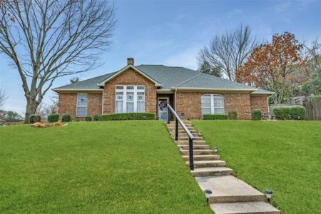 2120 Meadowview Court