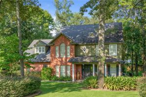 4904 Old Oak Drive