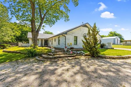 223 Tawakoni Trail