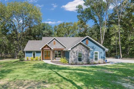 124 Lakeview Trail