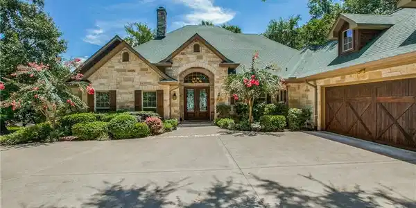 276 Stonewall Drive