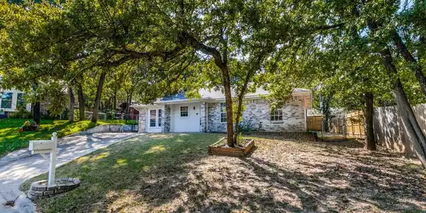 609 Rolling Ridge Court