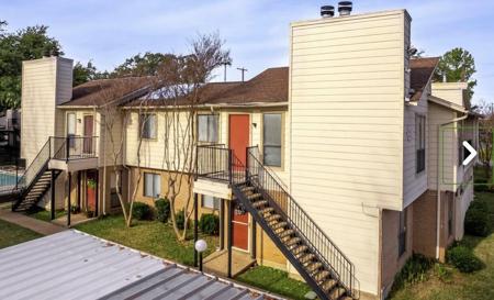 6646 E Lovers Lane