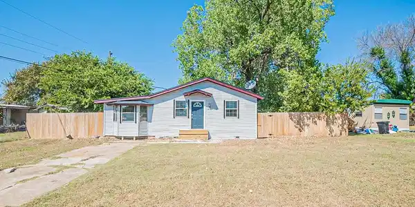 1405 Sheri Lane N