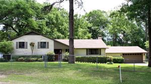 23250 Edgewater Drive