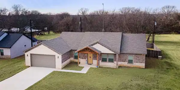 464 County Road 4856