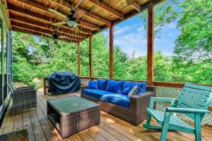1039 Lakecrest Drive