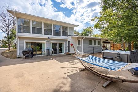 1420 Blackhawk Circle