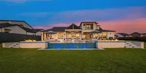 7027 The Resort Boulevard