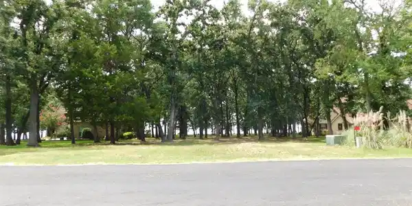 L 42 Lincoln Drive