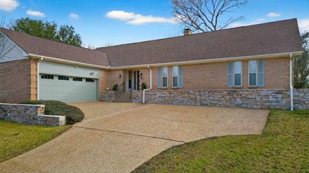 119 Williamsburg Lane