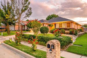 5661 Hunters Bend Lane