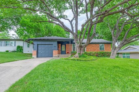876 Lake Terrace Drive