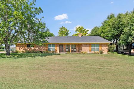 308 Lakeshore Drive