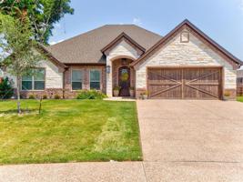 1027 Anna Circle