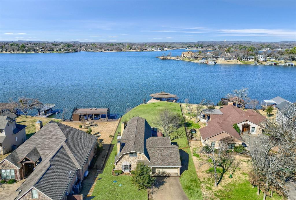 526 Kiowa Drive E, Lake Kiowa, TX lhrmls02013784