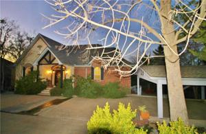 737 Lakecrest Drive