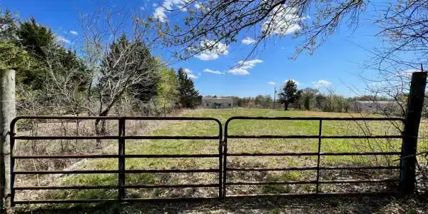 5693 County Road 1090