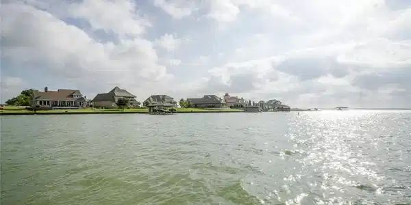 17 Bayview Circle