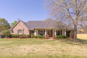 521 Weavers Way