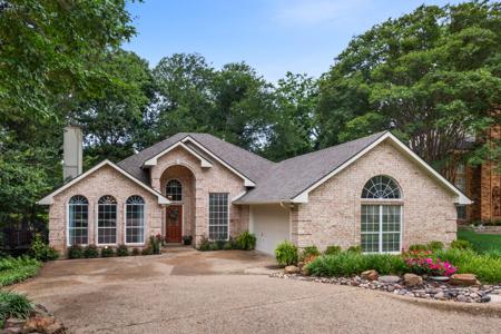 5504 Yacht Club Drive