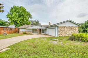 208 Lakeview Drive