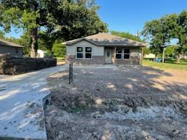820 COVE Drive