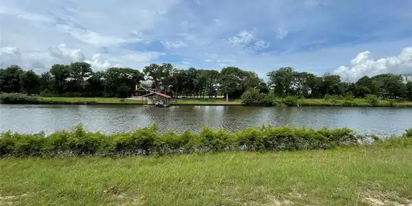 L 432 Waters Edge