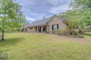 4901 Old Oak Drive