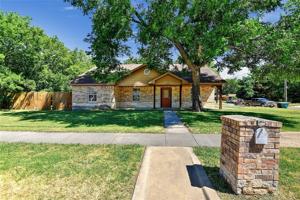 221 E Brockett Street