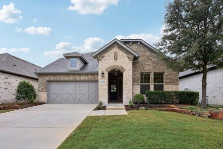 121 S Oak Drive