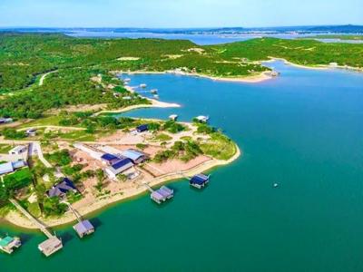 5530 Lakeshore Drive