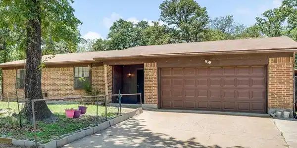 733 Lake Crest Parkway