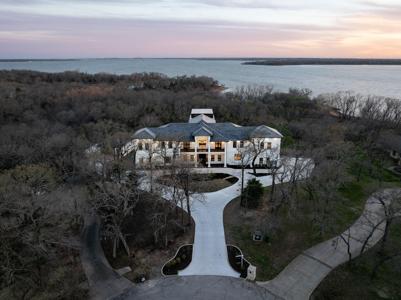 1230 Oak View Court