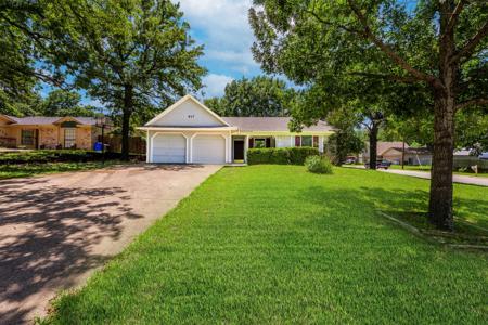 617 Rolling Ridge Court