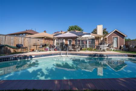 3405 Tulip Lane