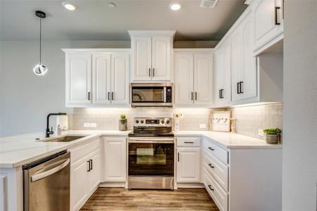 7305 Ventura Lane