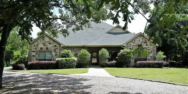 922 SE County Road 2230F