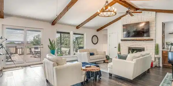 7721 Woodside Hill