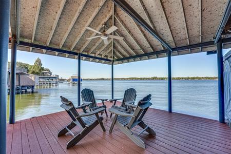 101 Lakeside Drive